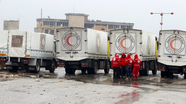 Humanitární konvoj dorazil do šíitských enkláv na severu Sýrie