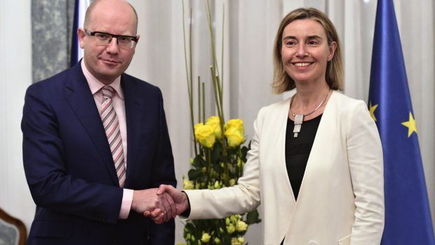 Premiér Bohuslav Sobotka jednal v Paze s šéfkou unijní diplomacie Federicou Mogheriniovou