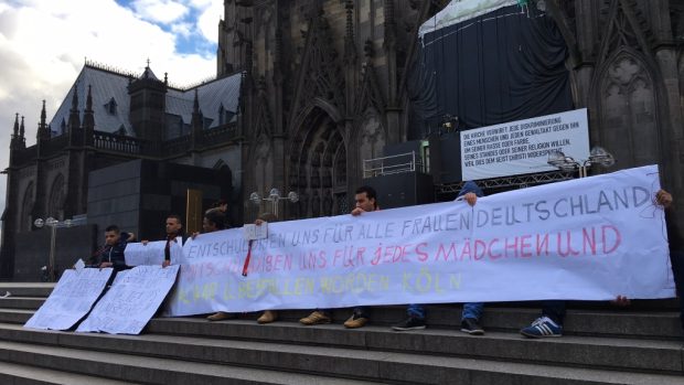 Uprchlíci v Kolíně nad Rýnem veřejně odsuzují sexuální útoky