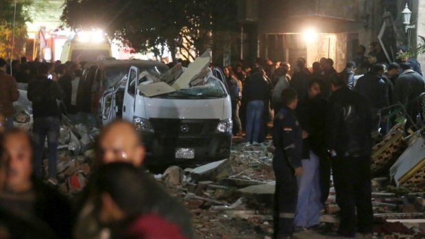 Při výbuchu nálože v egyptské Gíze zemřelo deset lidí