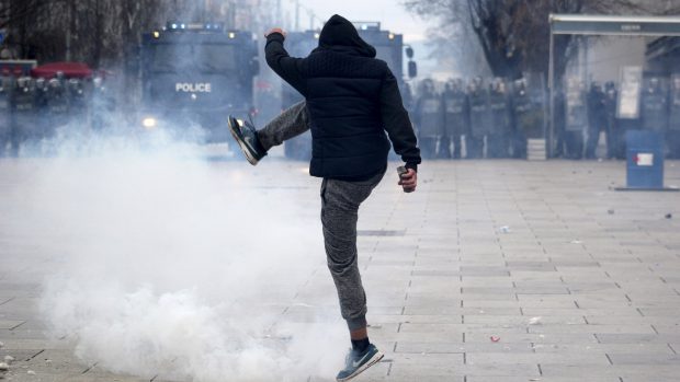 Protivládní protesty v Prištině, Kosovo