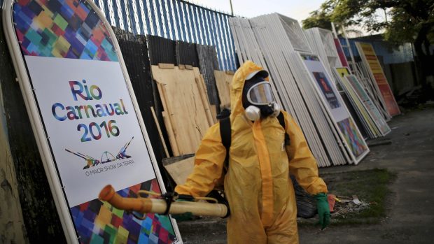 Kvůli viru zika se karneval v Riu rušit nebude, organizátoři ale nabádají k opatrnosti