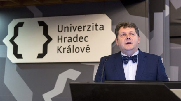 Stávající rektor Univerzity Hradec Králové Josef Hynek, kterému v červnu skončí funkční období