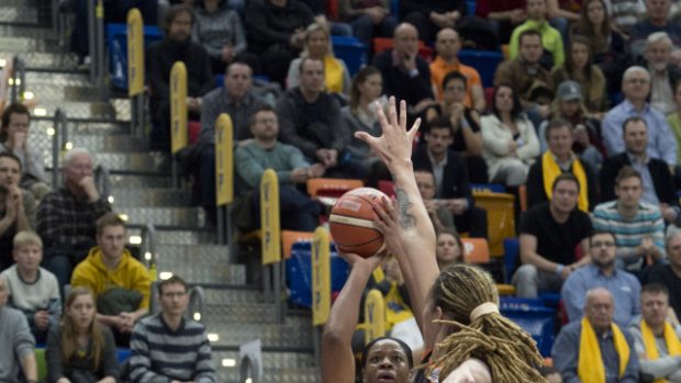 Basketbalistky USK Praha se o o postup do letošního Final Four utkají s italským Schiem