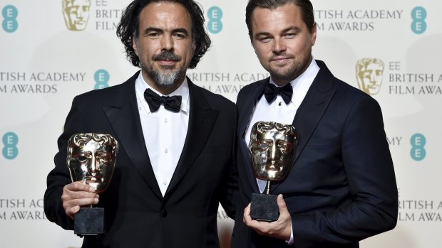 Režisér Zmrtvýchvstání Alejandro González Iňárritu a herec Leonardo di Caprio