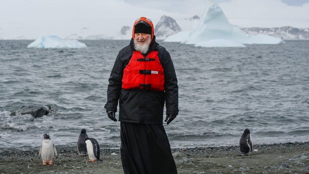 Patriarcha Kirill mezi antarktickými tučňáky
