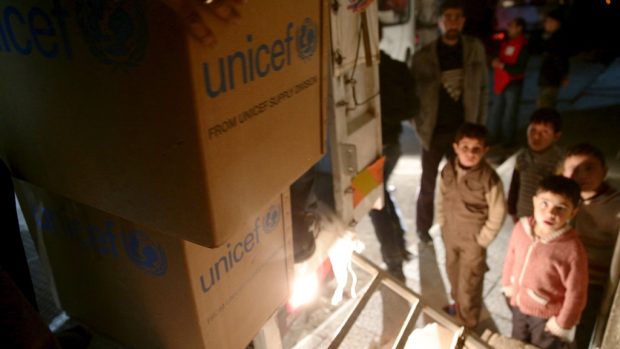 K Syřanům se dostává humanitární pomoc
