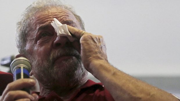 Exprezident Lula se při projevu ke svým příznivcům nevyhnul slzám