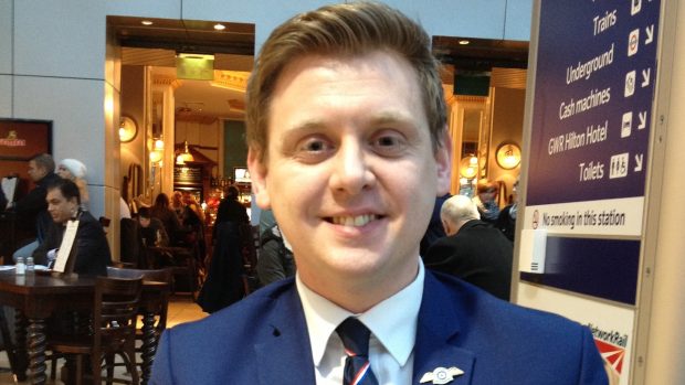 Britský labourista Ian Campbell chce přejít Pereneje tak jako letci z RAF