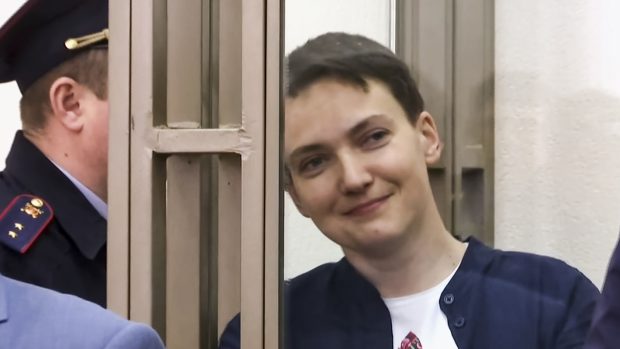 Nadija Savčenková u soudu v ruském Doněcku
