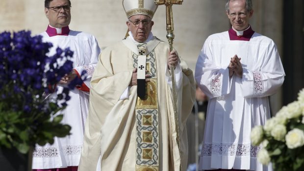 Papež František při tradičním velikonočním poselství Urbi et Orbi ve Vatikánu