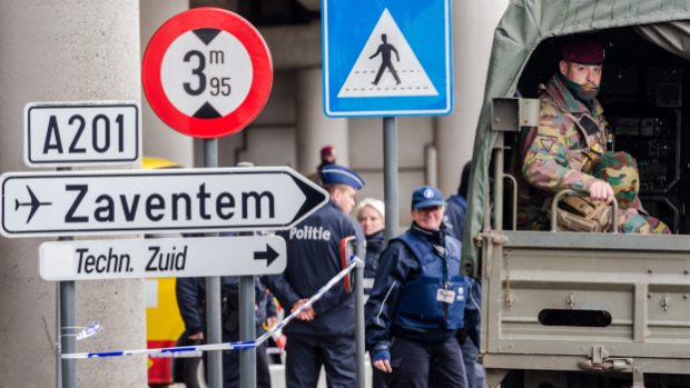 Útoky teroristů v Bruselu bolestivě připomenuly zranitelnost moderní a technicky vyspělé civilizace