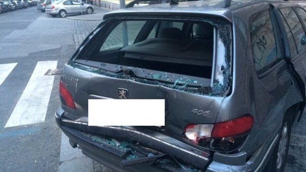 Řidič v Praze naboural asi čtyři desítky aut