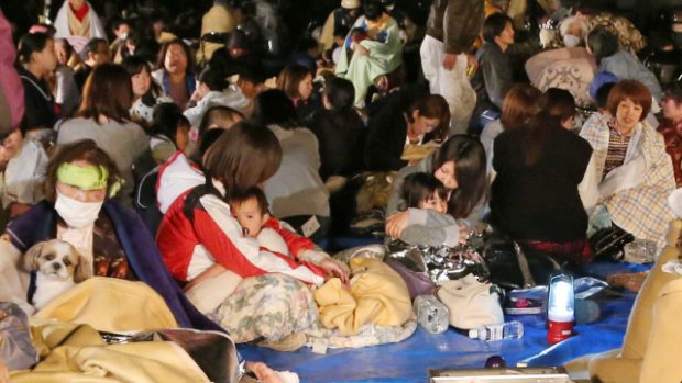 Obyvatelé města Kumamoto našli úkryt na místní radnici