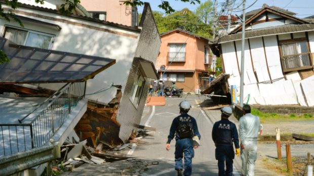 Pořádková policie v Mašiki zkoumá stupeň poničení domů