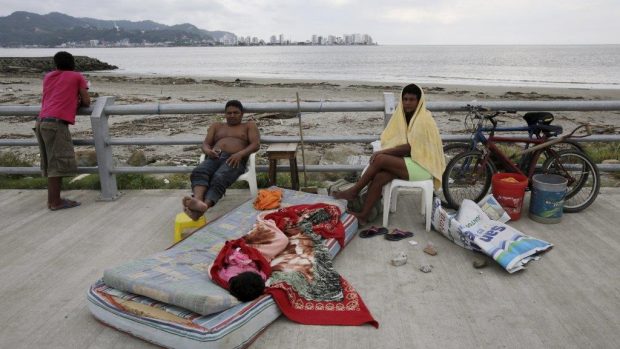 Ekvádor se vzpamatovává z ničivého zemětřesení
