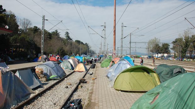 Improvizovaný uprchlický tábor u Idomeni na řecko-makedonské hranici