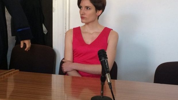 Soud zprostil aktivistku Kateřinu Krejčovou obžaloby za napadení policisty