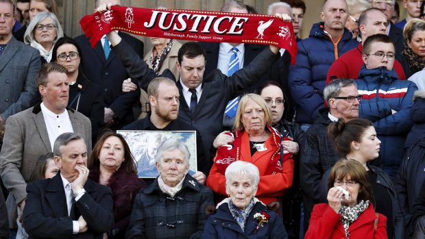 Příbuzní obětí tragédie na Hillsborough čekali na závěry vyšetřování 27 let