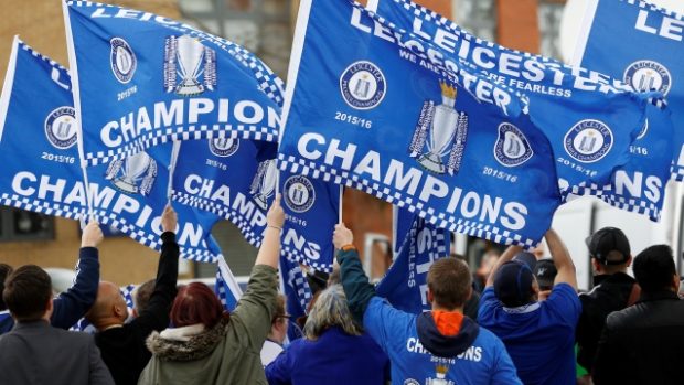 Fanoušci Leicesteru při oslavách historického úspěchu