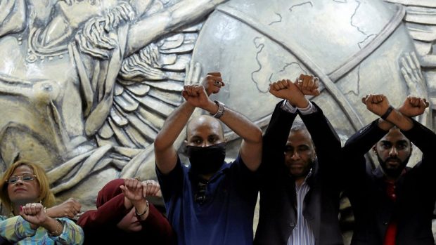 Protest egyptských novinářů proti zatčení jejich kolegů
