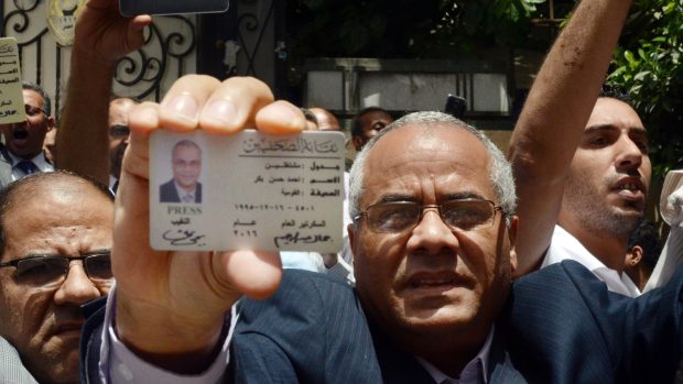 Protest egyptských novinářů před sídlem syndikátu v Káhiře
