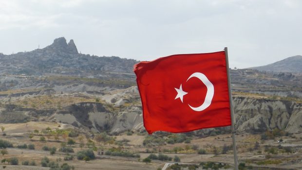 Turecká vlajka. Ilustrační foto.