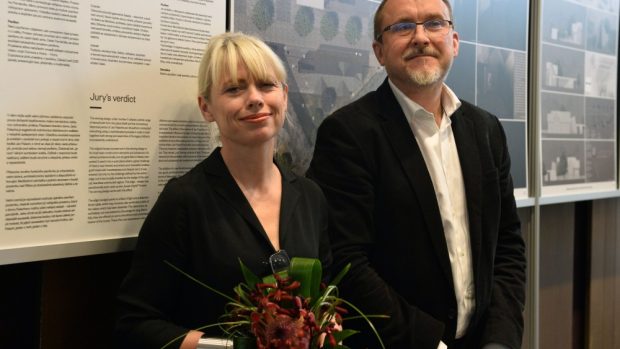 Architekti Pavla Melková a Miroslav Cikán z ateliéru MCA získali první místo v architektonicko-umělecké soutěži o podobu Památníku Jana Palacha ve Všetatech