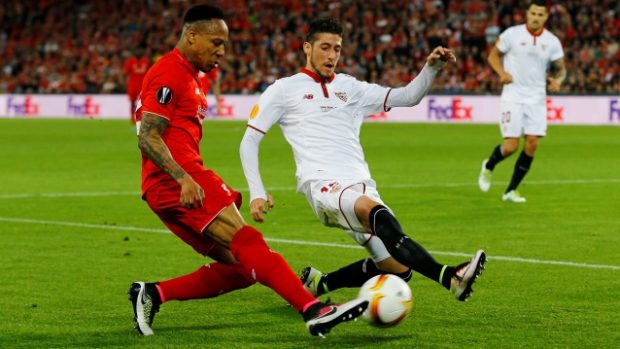 Sevilla dnes porazila Liverpool a potřetí v řadě ovládla Evropskou ligu