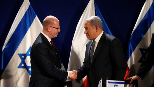 Izraelský premiér Benjamin Netanjahu (vlevo) a jeho český protějšek Bohuslav Sobotka