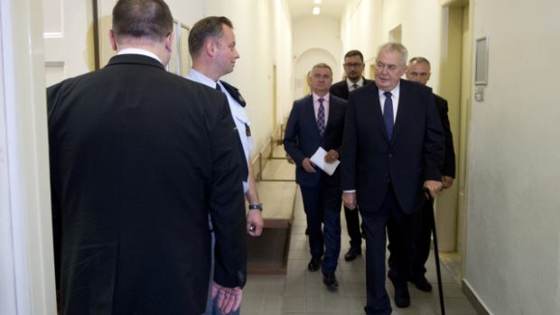 U Obvodního soudu pro Prahu 1 vypovídal prezident Miloš Zeman