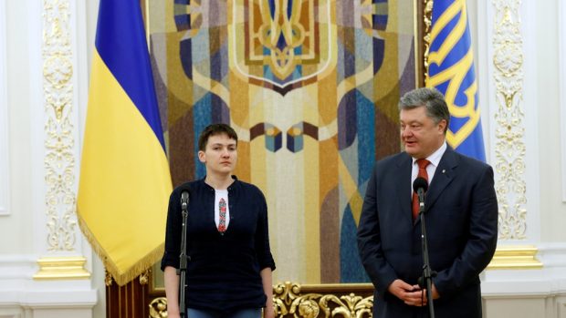 Nadija Savčenková a ukrajinský prezident Petro Porošenko