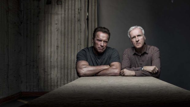 Arnold Schwarzenegger a James Cameron podpořili kampaň za snížení spotřeby masa