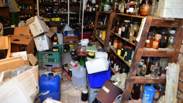 Chemikálie nalezené v domě v Nedvědici