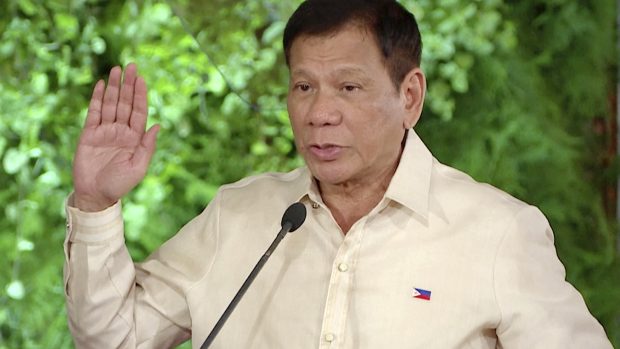 Úřadu filipínského prezidenta se ujal Rodrigo Duterte.