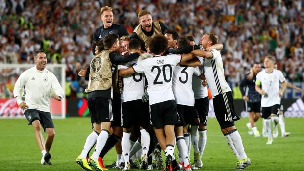 Fotbalisté Německa slaví postup do semifinále