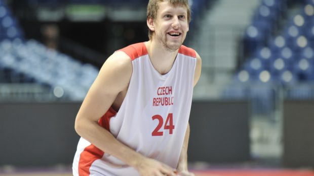 Basketbalista Jan Veselý při tréninku v Srbsku