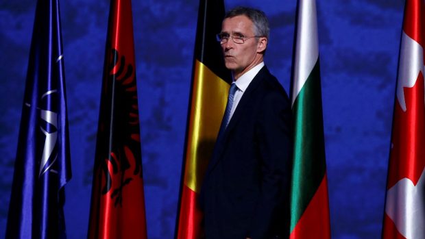 Generální tajemník NATO Jens Stoltenberg po jednání oznámil, že prapory budou na místě od příštího roku