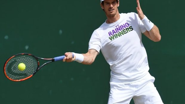 Tenista Andy Murray během tréninku před finále Wimbledonu