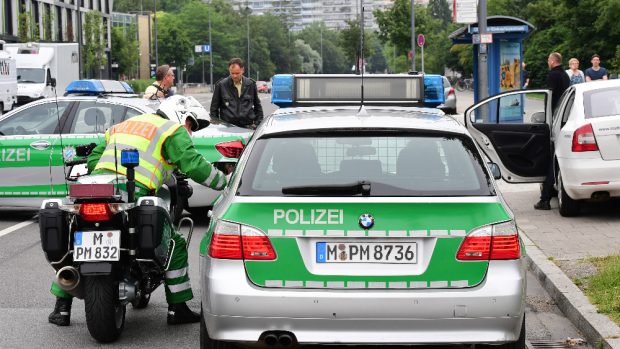 Policie stále střeží místo pátečního útoku v Mnichově