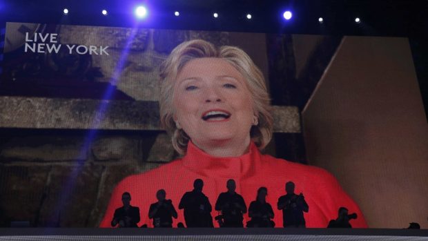 Hillary Clintonová děkuje za nominaci v přímém přenosu z New Yorku