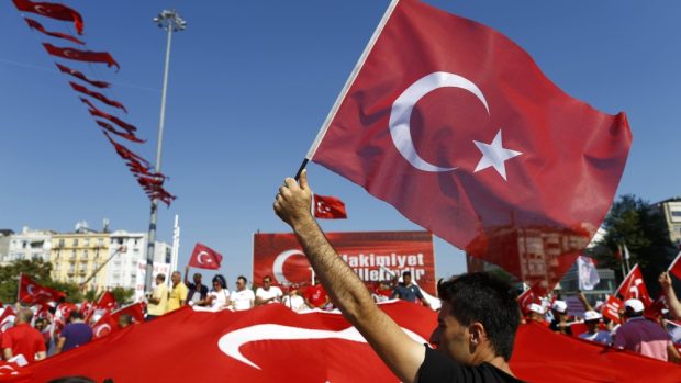 Výrobci tureckých vlajek jsou pod tlakem, zájem o ně je teď obrovský (ilustrační foto)