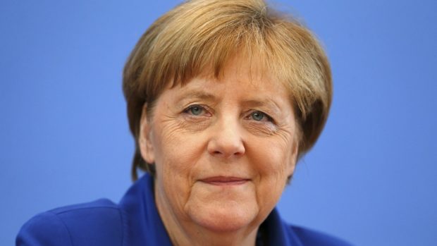 Německo udělá všechno pro objasnění teroristických útoků z minulého týdne, uvedla kancléřka Angela Merkelová