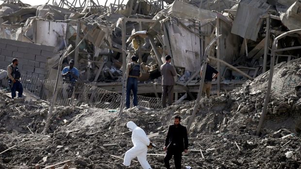 Vyšetřovatelé u kábulského hotelu, na který zaútočil Tálibán