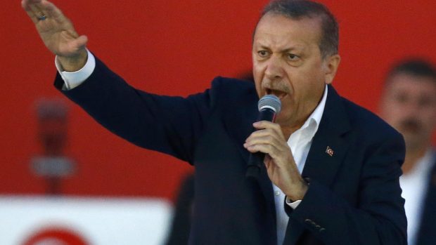 Prezident Erdogan během projevu na demonstraci