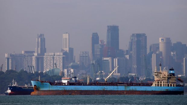 Ropný tanker u Singapuru (ilustrační foto)
