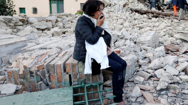 Itálii zasáhlo zemětřesení. Epicentrum leželo jihovýchodně od města Perugia, jedním ze zasažených měst je také Amatrice