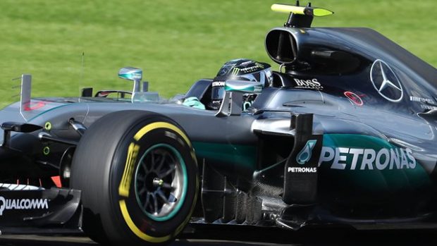 Němec Nico Rosberg na trati ve Spa-Francorchamps