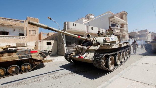 Libyjské vládní jednotky Islámský stát z další oblasti ve městě Syrta
