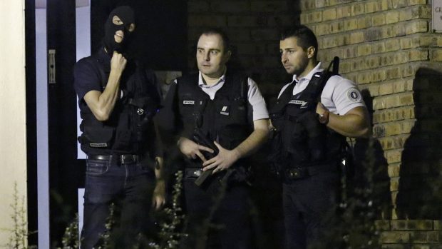 Francouzská policie zatýká jednu ze tří žen podezřelých z terorismu
